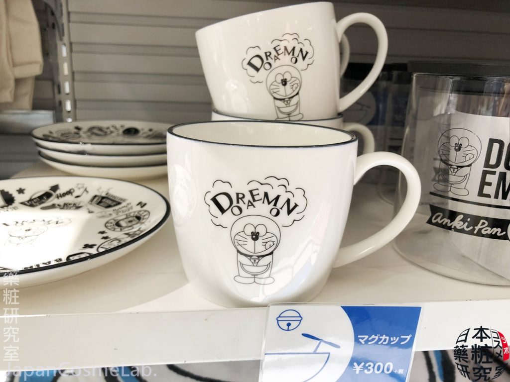 [日本藥粧研究室蒐雜貨]平價小叮噹哆啦A夢雜貨都在3COINS~ドラえもん in 3COINS單一商品150~500日圓喔～DORAEMON in 3COINS