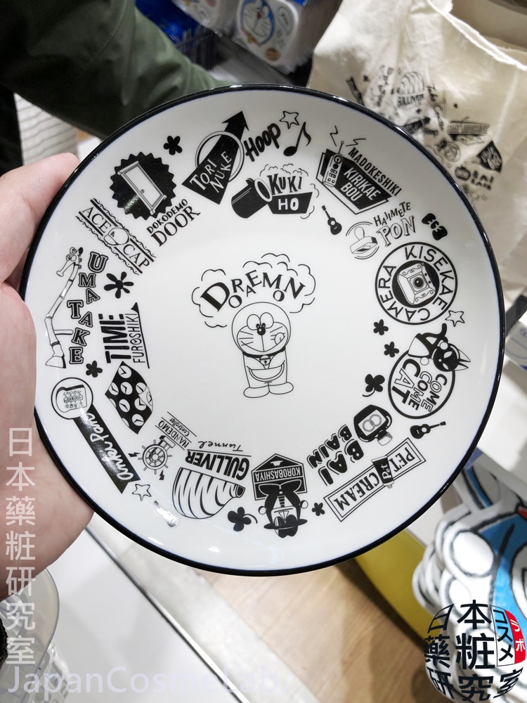 [日本藥粧研究室蒐雜貨]平價小叮噹哆啦A夢雜貨都在3COINS~ドラえもん in 3COINS單一商品150~500日圓喔～DORAEMON in 3COINS