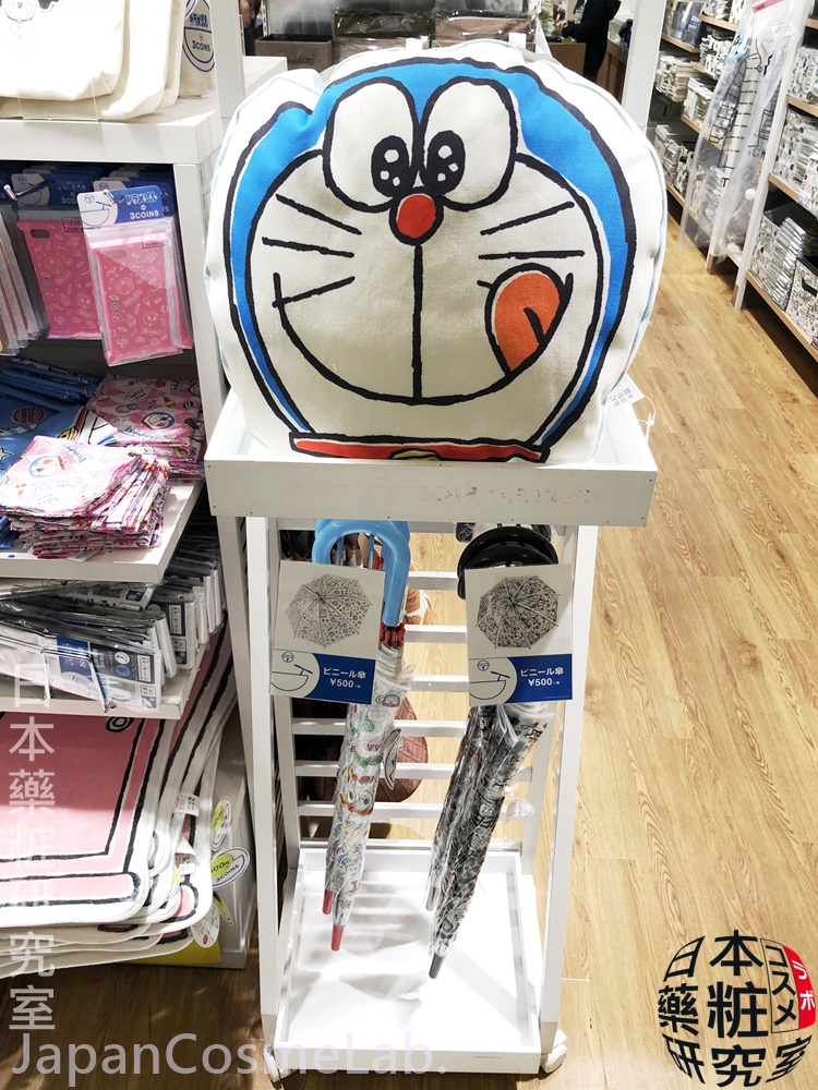 [日本藥粧研究室蒐雜貨]平價小叮噹哆啦A夢雜貨都在3COINS~ドラえもん in 3COINS單一商品150~500日圓喔～DORAEMON in 3COINS